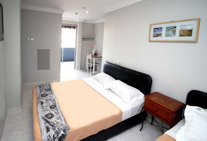 اتاق خانوادگی, Jjh Aliwal