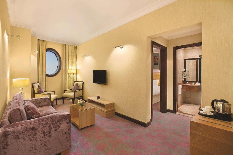 سوئیت با تخت بزرگ, Doubletree By Hilton Hotel Dhahran