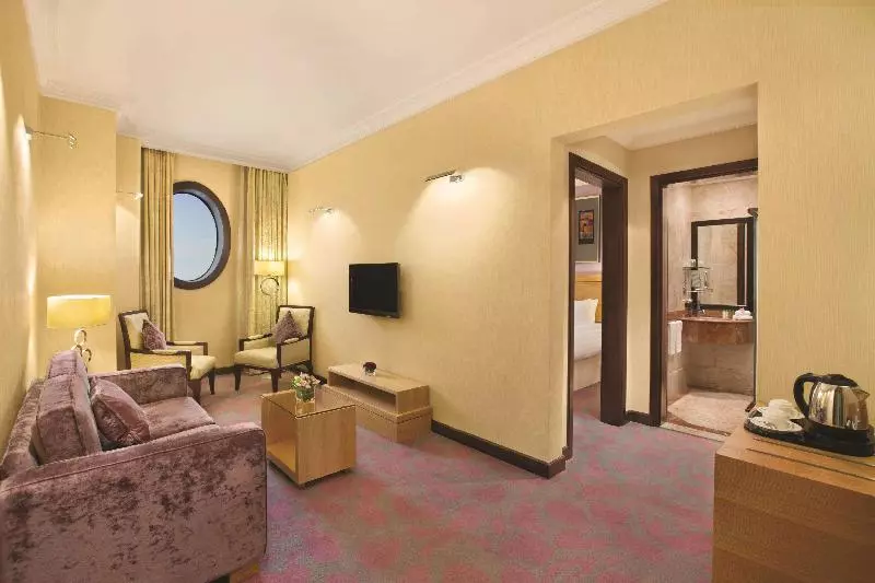 سوئیت با تخت بزرگ, Doubletree By Hilton Hotel Dhahran