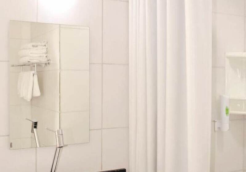 غرفة قياسية ثلاثية, Dublê Hotel The Original