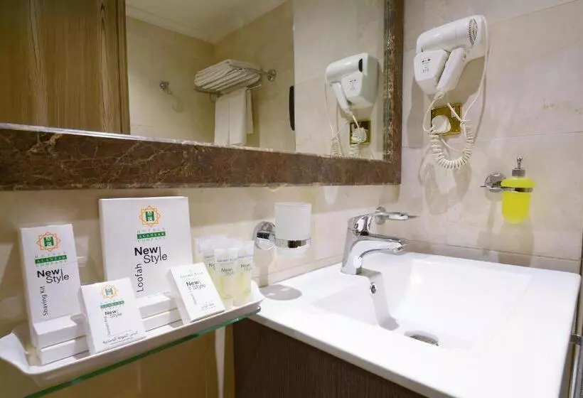 Standard Kolmen Hengen Huone, Golden Tulip Al Zahabi