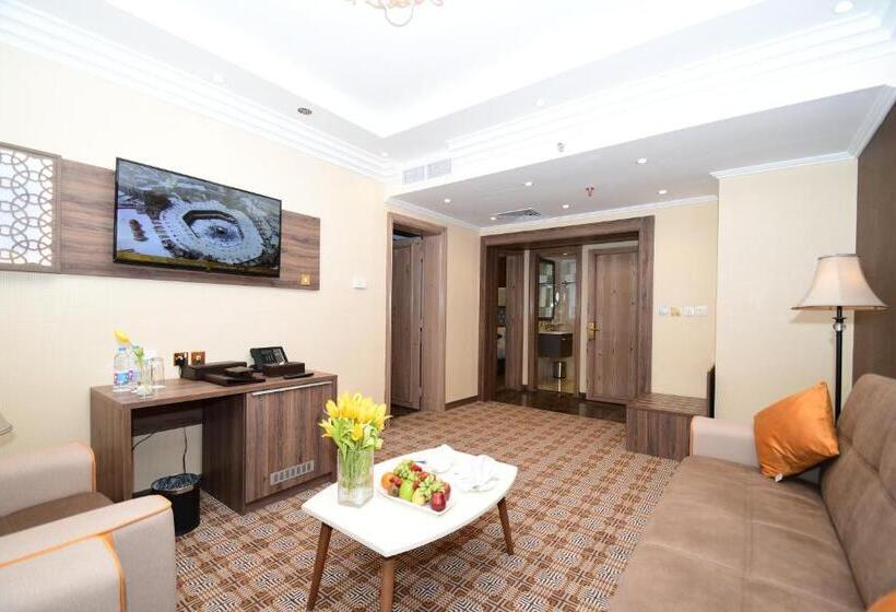 带城市景观的套间, Golden Tulip Al Zahabi