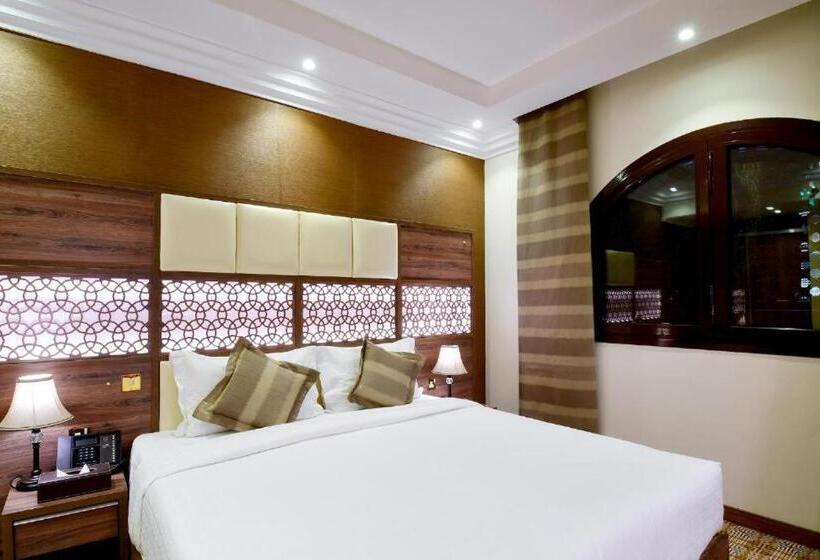 带城市景观的套间, Golden Tulip Al Zahabi