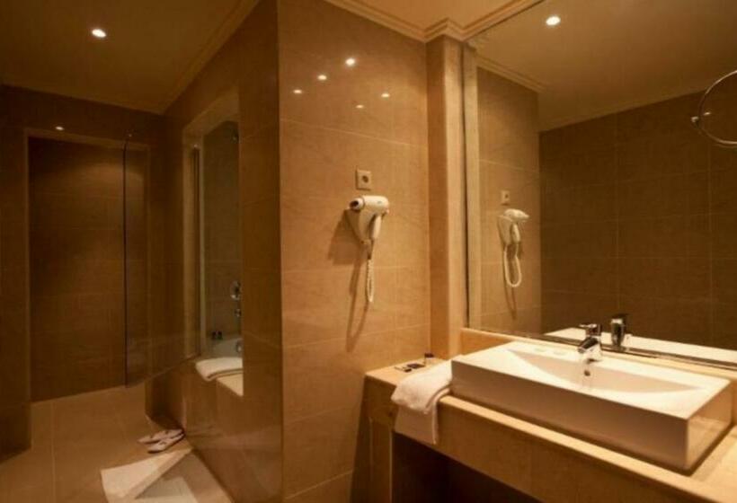 اتاق استاندارد با چشم‌انداز استخر, Grand Plaza Marrakech