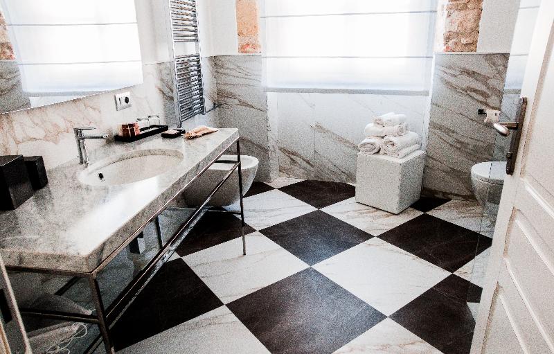 اتاق استاندارد سه تخته با چشم‌انداز استخر, Grand Plaza Marrakech