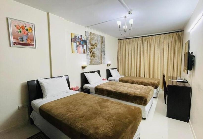 标准三人间, Royal Prince