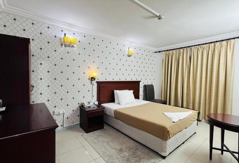 标准单人间, Royal Prince