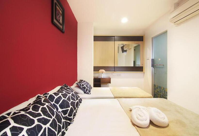 Family Room, Tai Hoe