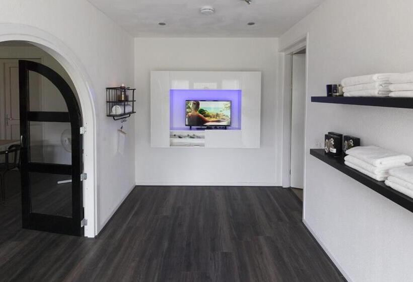 منزل غرفتين نوم, Byonz