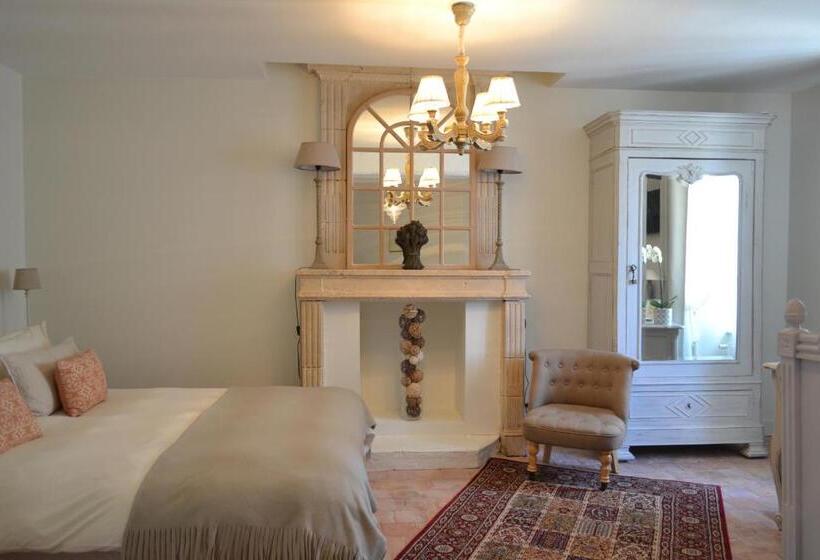 Трехместный Номер Стандарт Вид на Сад, La Maison Des Buis