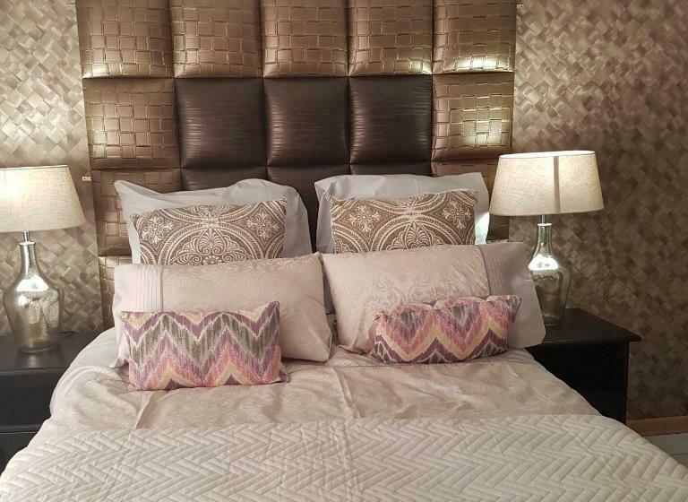 エコノミールーム, Dinaledi House