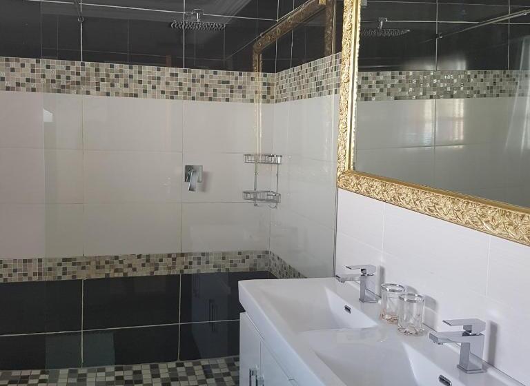 חדר דלוקס עם מיטת קינג, Dinaledi House