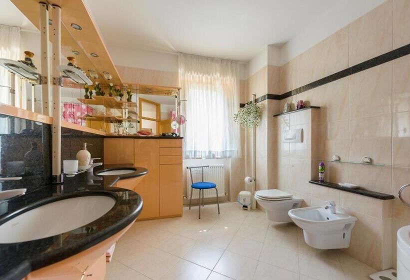 Pokój Standard Czteroosobowy Wspólna Łazienka, B&b Agli Ulivi