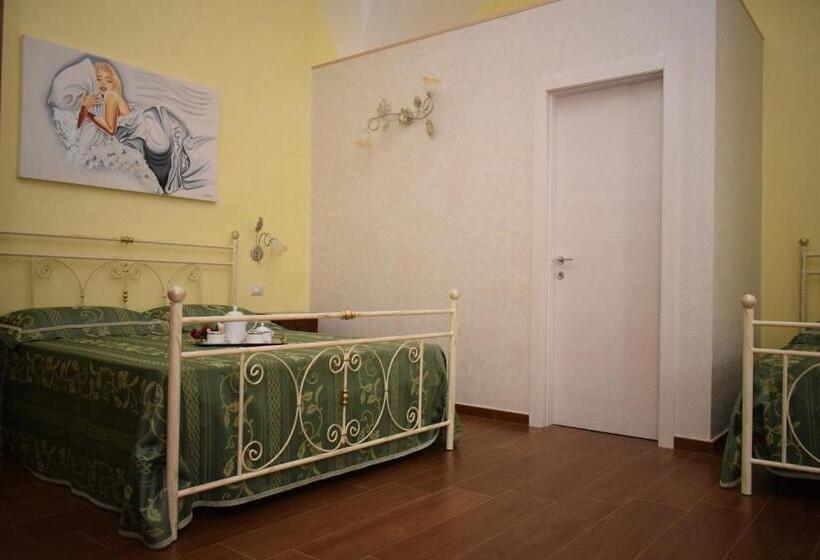 חדר סופריור לשלושה, B&b Vico Napoli Salento