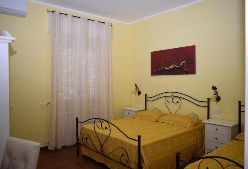 חדר קומפורט לשלושה, B&b Vico Napoli Salento