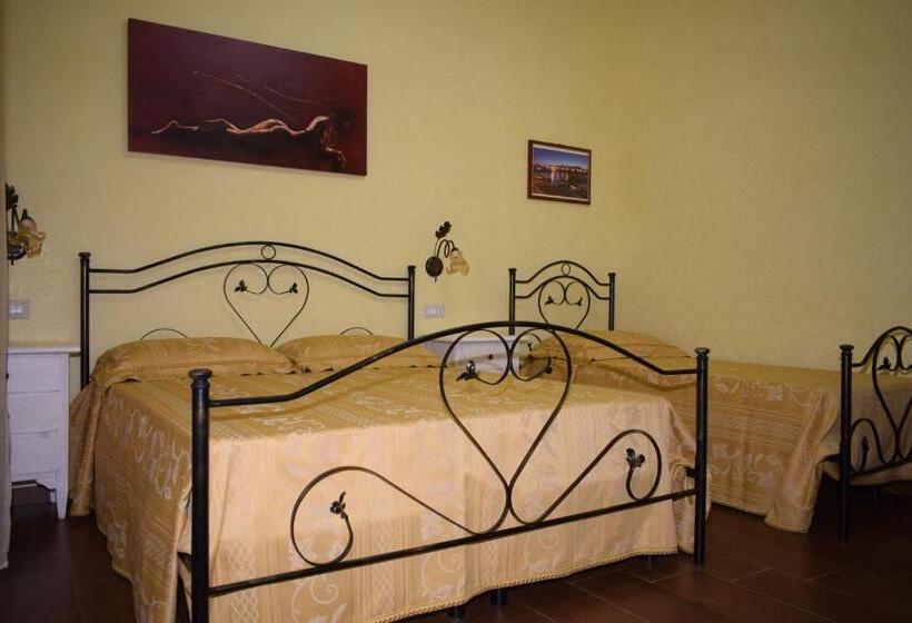 غرفة كومفورت ثلاثية, B&b Vico Napoli Salento