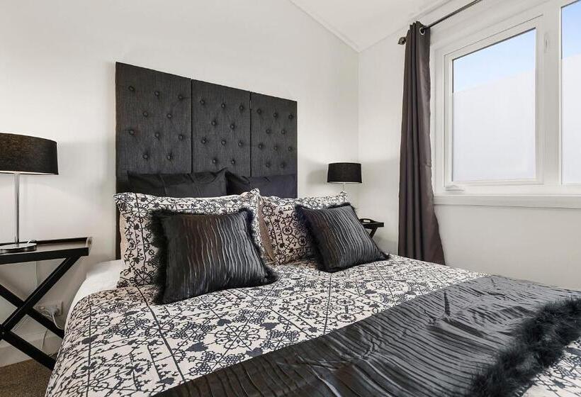 디럭스 룸, Blue Rosella On Piper