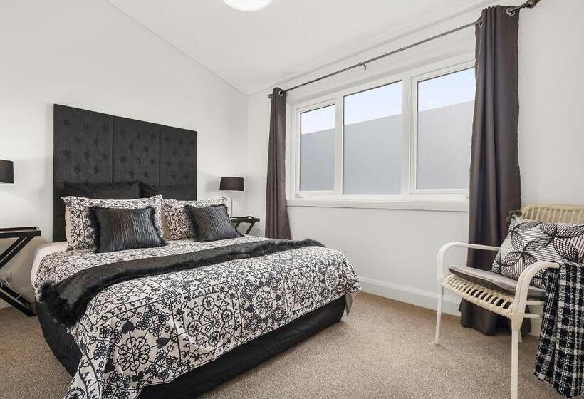 디럭스 룸, Blue Rosella On Piper