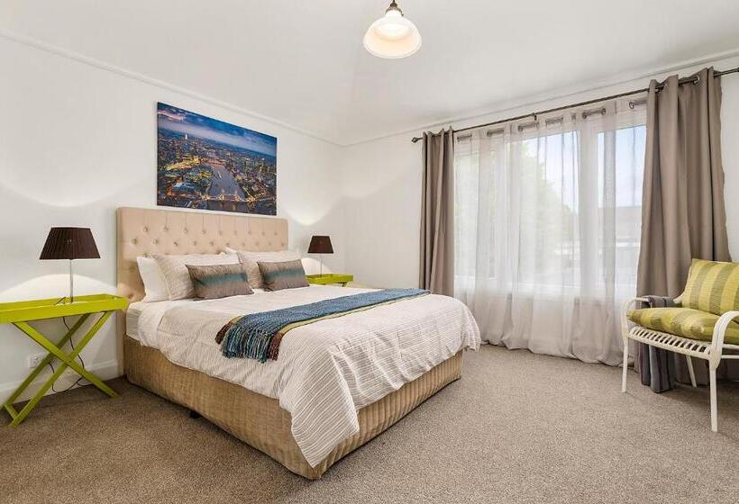 디럭스 룸, Blue Rosella On Piper