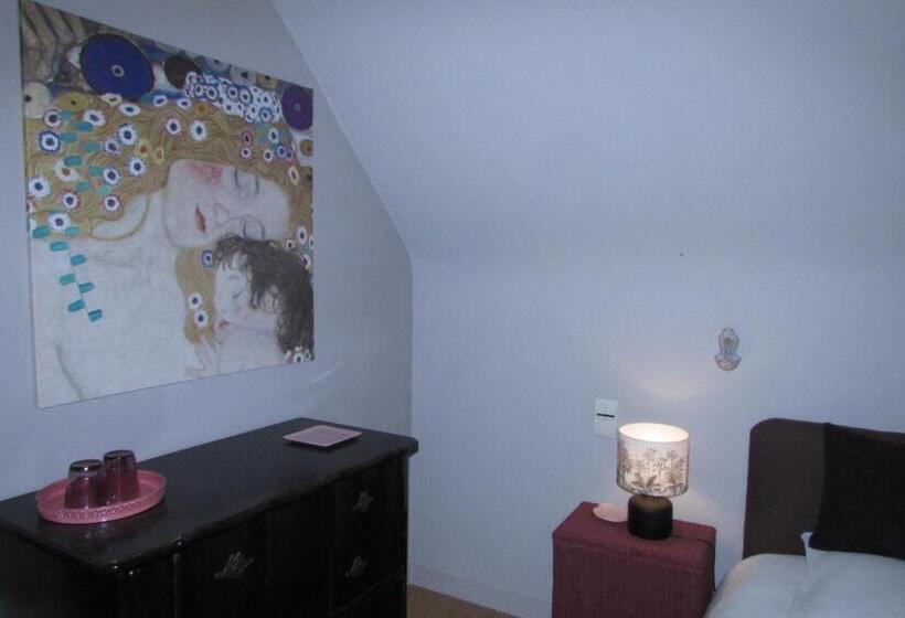 سوییت با چشم‌انداز باغ, L Agapanthe