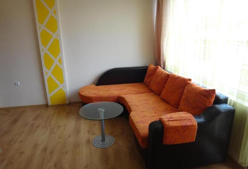 شقة غرفة نوم واحدة مزودة بشُرفة, Family Hotel Solar Central