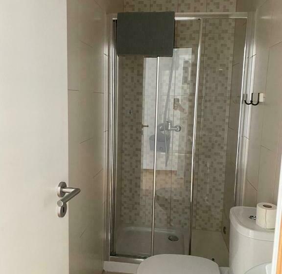 غرفة قياسية, Hostel Eleven