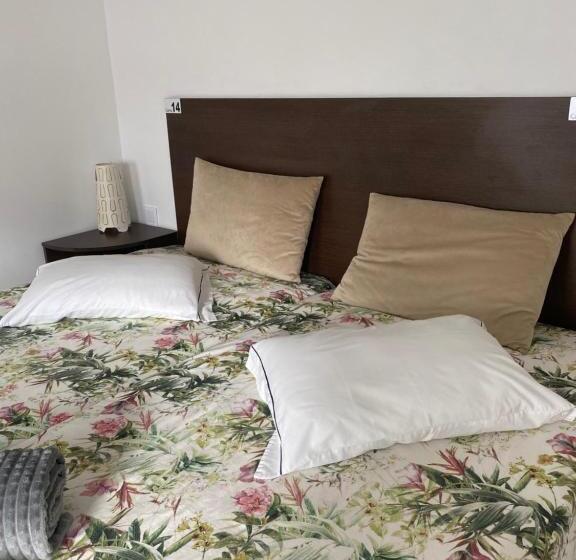 غرفة قياسية, Hostel Eleven