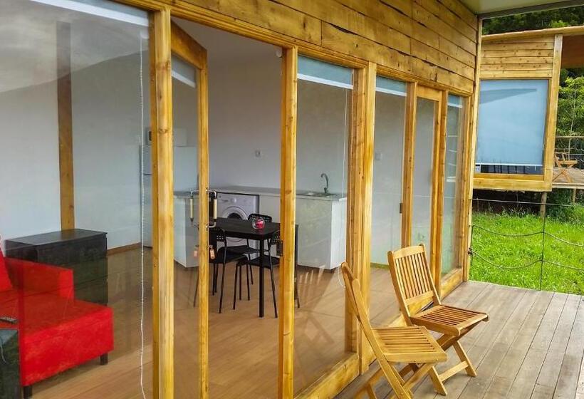 بانگلوی استاندارد, Intact Farm Resort