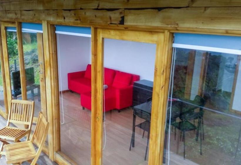 بانگلوی استاندارد, Intact Farm Resort