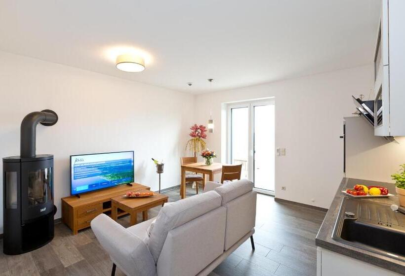 1 Bedroom Apartment Lake View, Kells Appartements