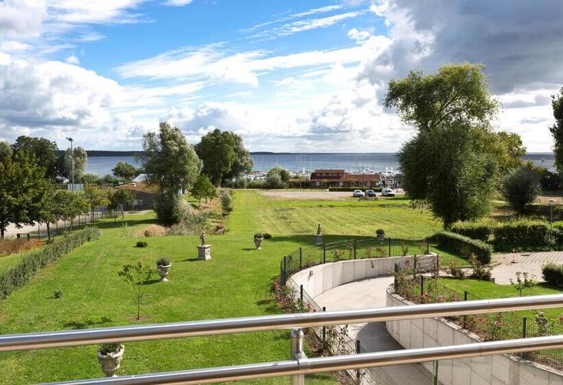 1 Bedroom Apartment Lake View, Kells Appartements