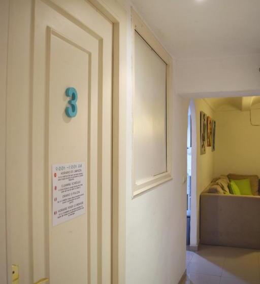 غرفة قياسية مع حمام خارجي, Apart And Benef