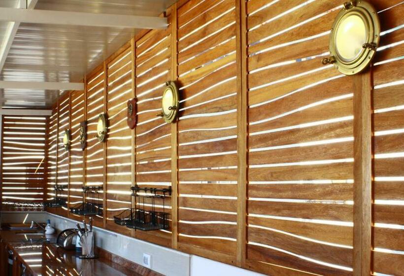 اتاق لوکس با چشمانداز دریا, Bella Vista Sun Club