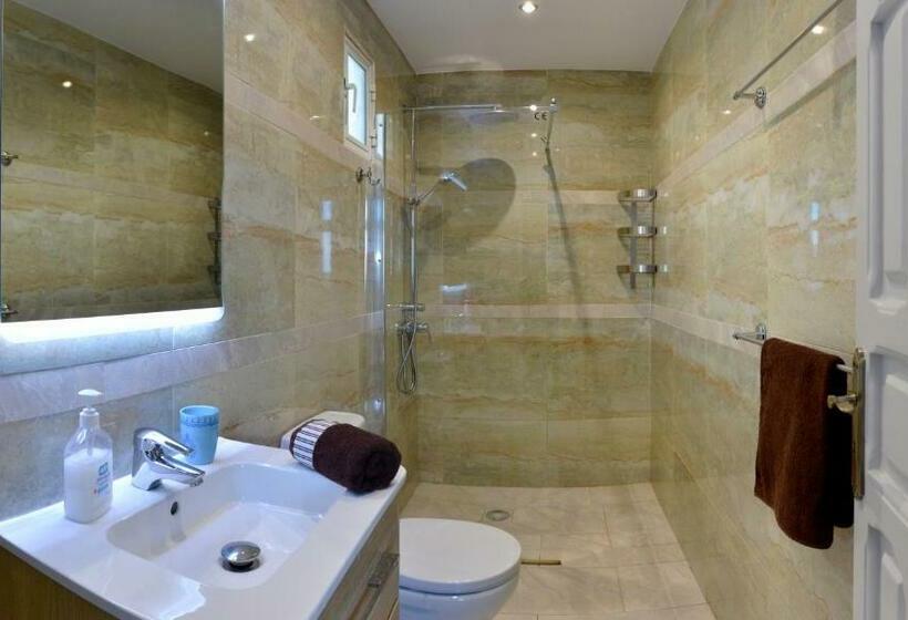سوئیت 2 خوابه, Bella Vista Sun Club