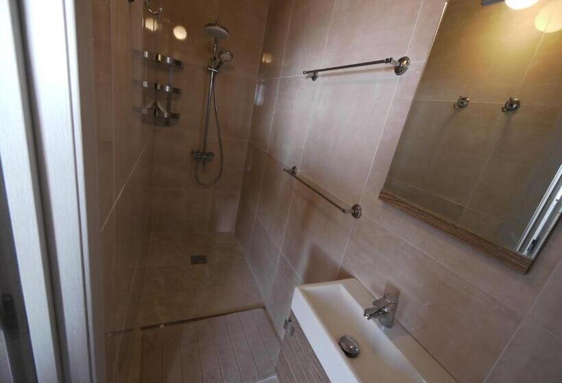 اتاق لوکس با چشم‌انداز دریا, Bella Vista Sun Club