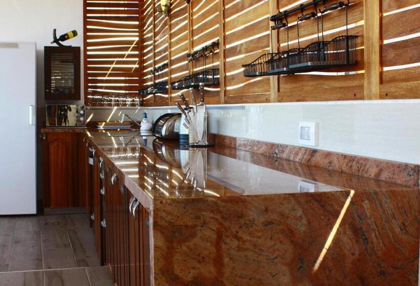 اتاق لوکس با چشمانداز دریا, Bella Vista Sun Club