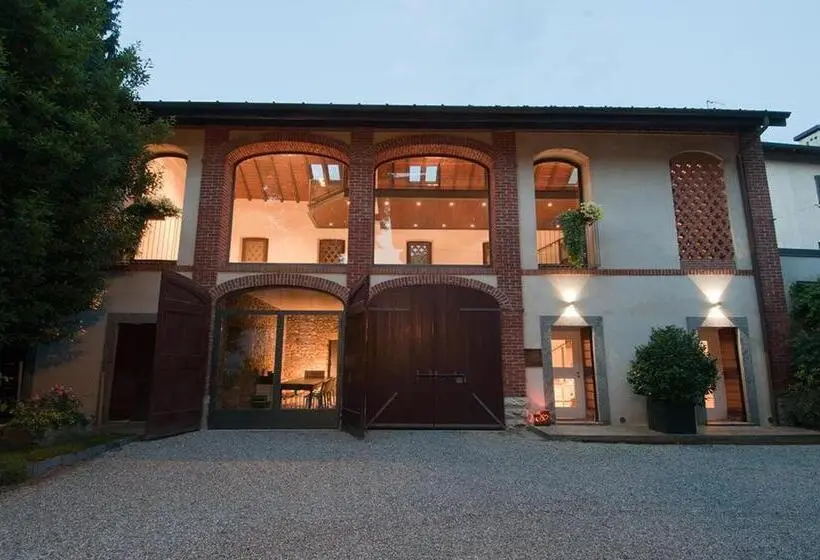 Quarto superior, La Corte E L Uva