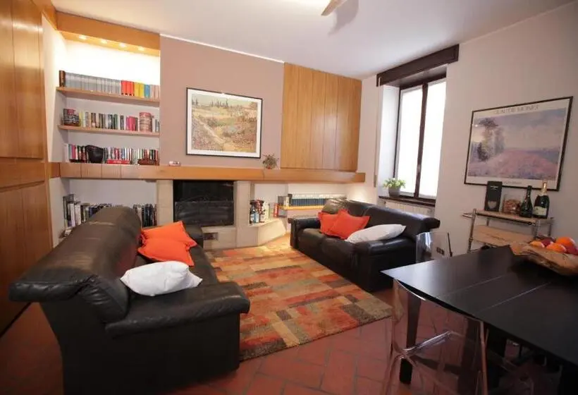 Quarto superior, La Corte E L Uva