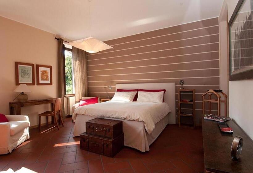 Quarto Superior, La Corte E L Uva