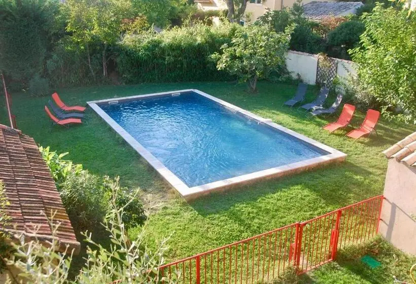 استودیو استاندارد با تراس, Les Volets Bleus Provence