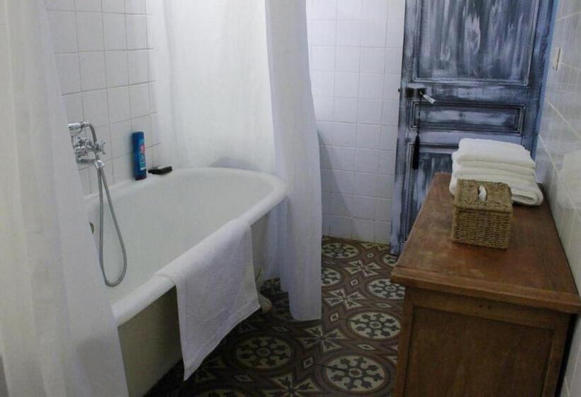 스탠다드 스튜디오 (테라스구비), Les Volets Bleus Provence