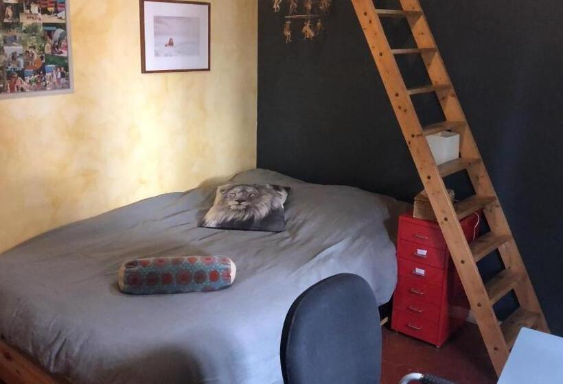 4인용 스탠다드 룸, Les Volets Bleus Provence