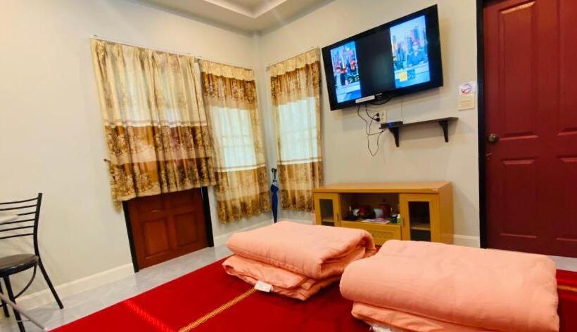 Family bungalow with view, Panutsaya Homestay