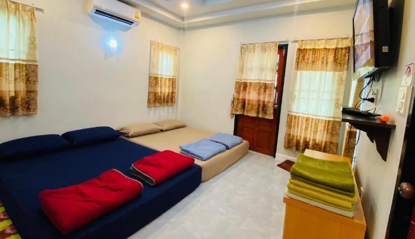 Family bungalow with view, Panutsaya Homestay