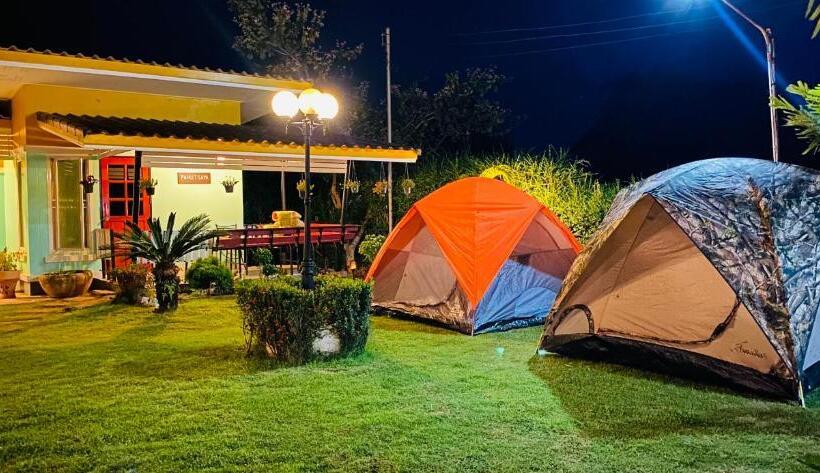 Family bungalow with view, Panutsaya Homestay