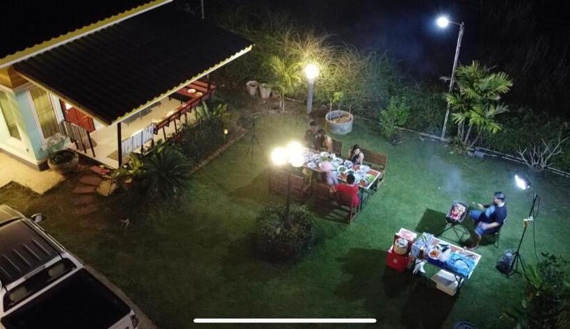 Family bungalow with view, Panutsaya Homestay