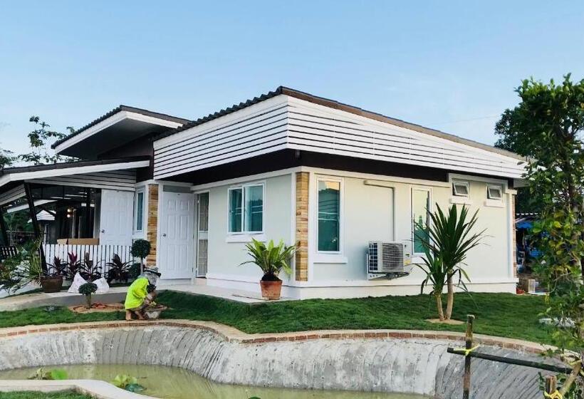 Standard Bungalow 2 Bedrooms with Views, Panutsaya Homestay