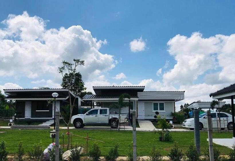 Standard Bungalow 2 Bedrooms with Views, Panutsaya Homestay