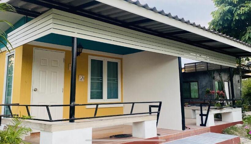 Дом 1 Спальня, Panutsaya Homestay