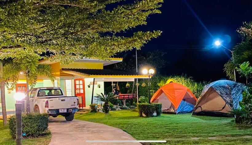 Family bungalow with view, Panutsaya Homestay